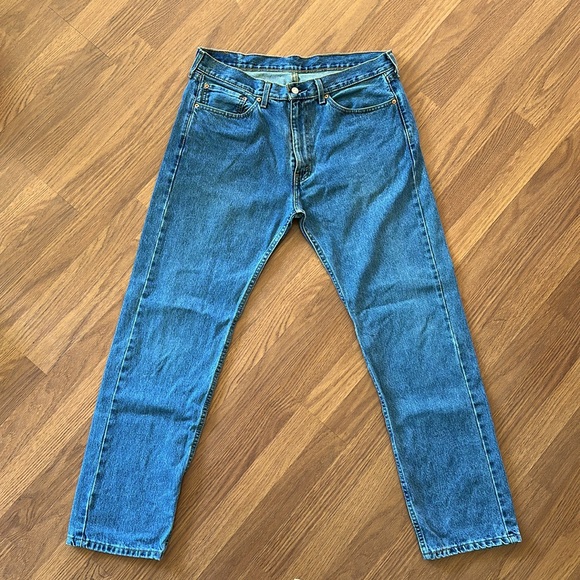 Levi’s 505 Jeans 36 x 32 Medium Blue Wash Denim Straight Leg - Picture 1 of 13